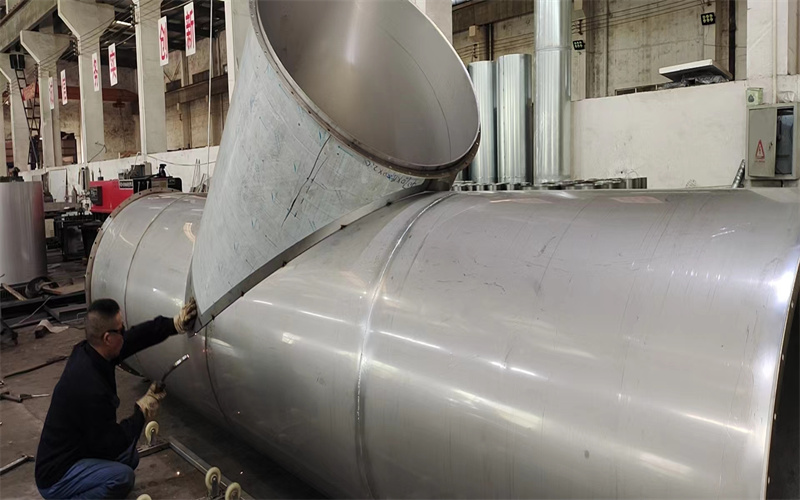 不銹鋼焊接風(fēng)管,長沙科聯(lián)環(huán)保科技有限公司,長沙排污煙囪,長沙通風(fēng)管道,長沙除塵管道,湖南排污煙囪,湖南通風(fēng)管道,湖南除塵管道